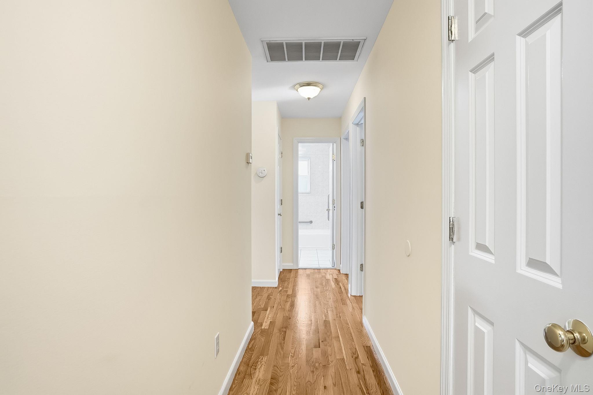 #5 photo, 46 Bryn Mawr Place, Yonkers , NY 10701