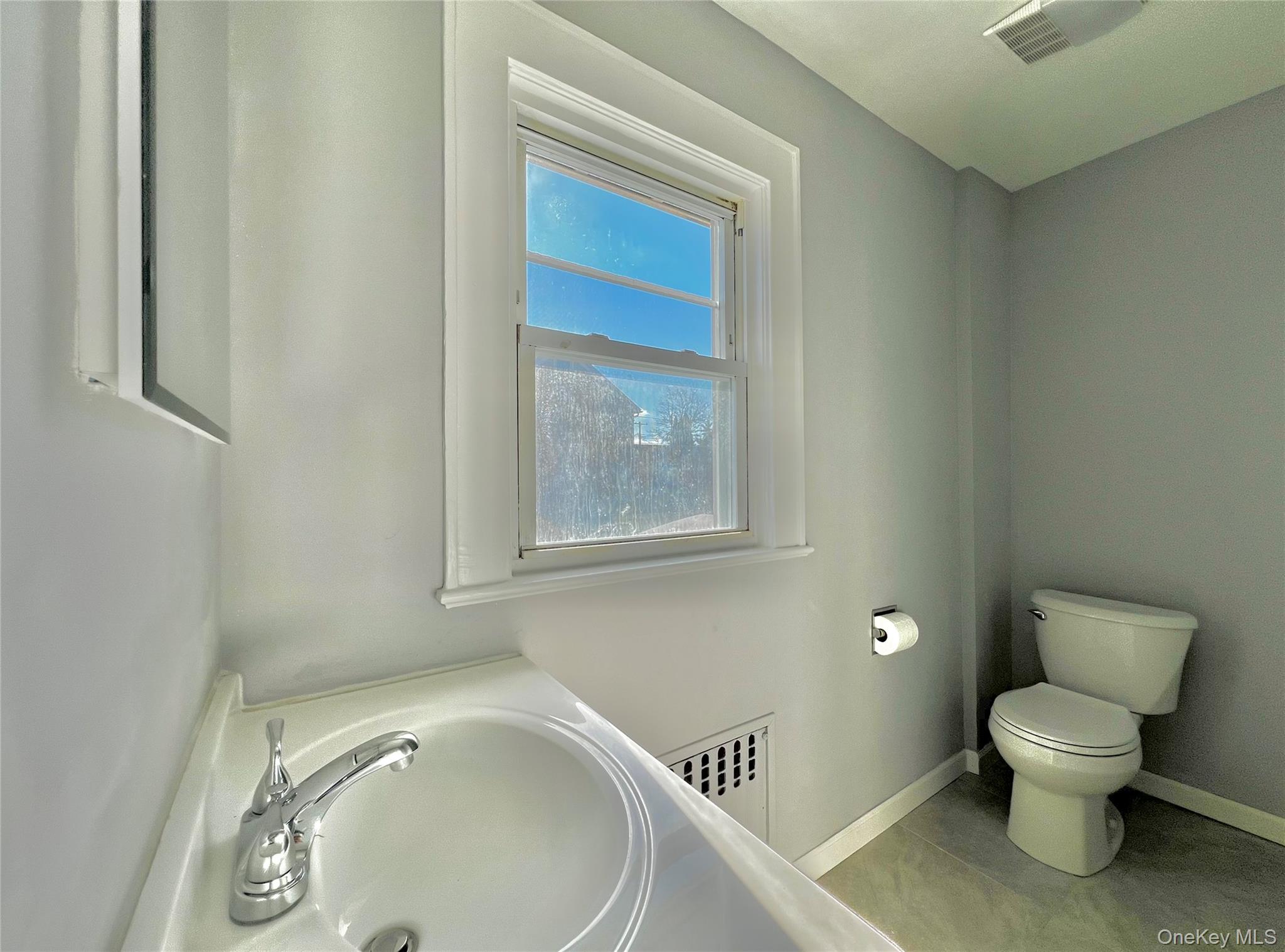 #8 photo, 10 Irenhyl Avenue, Port Chester , NY 10573