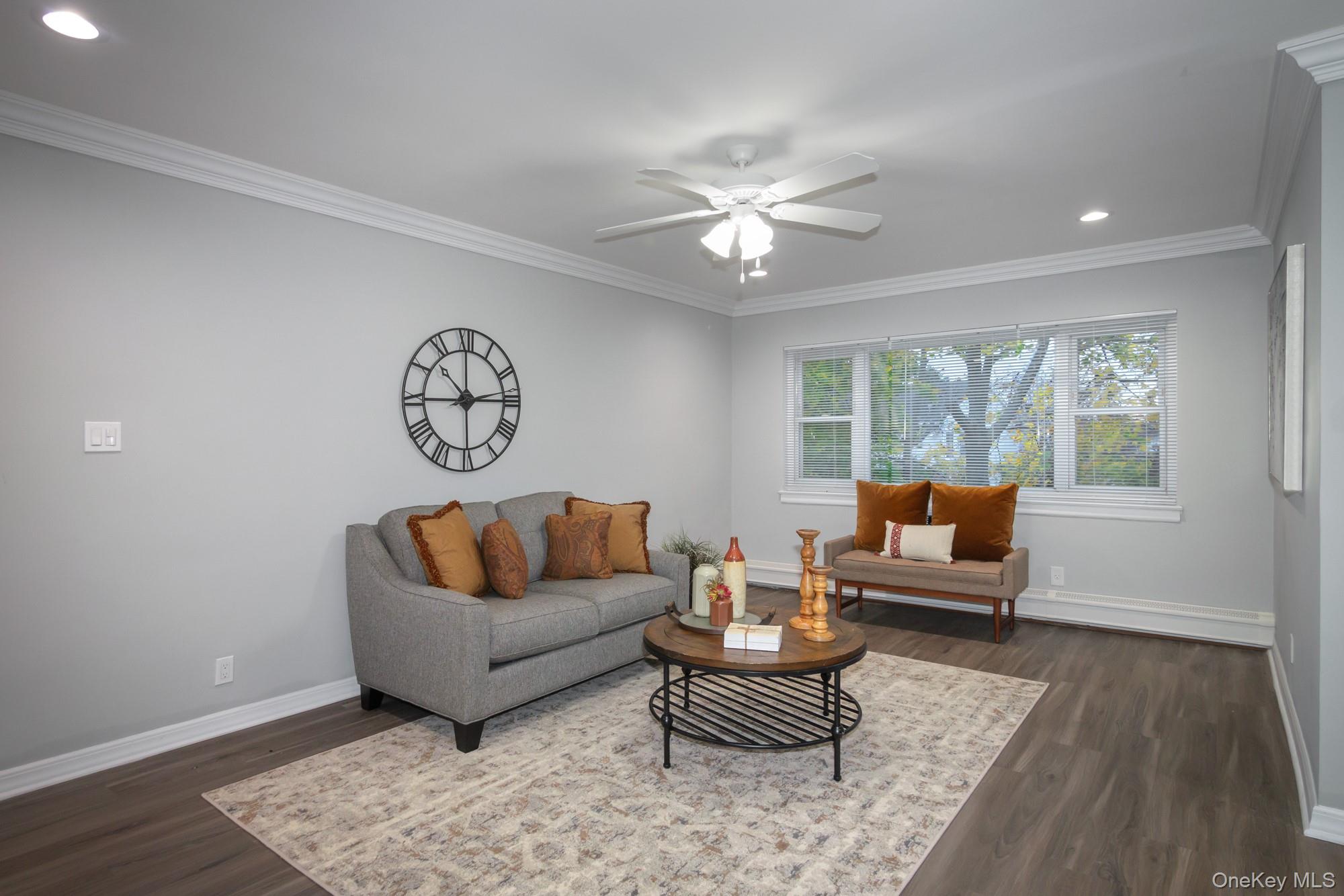 #5 photo, 92 South Clinton Avenue, Bay Shore , NY 11706