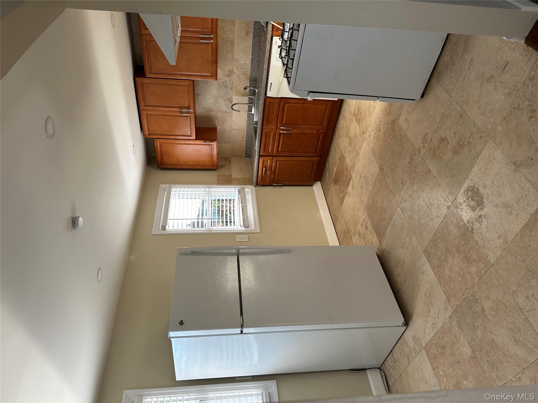 #4 photo, 753 S Walnut Street, Lindenhurst , NY 11757