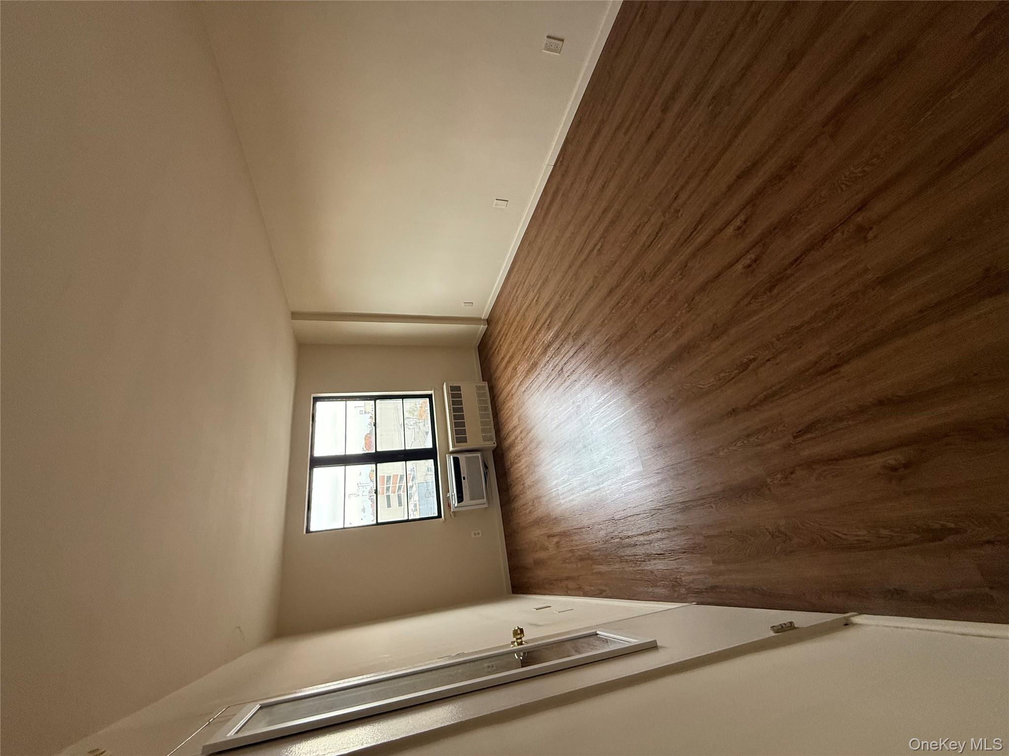 #11 photo, 190 First Street, Mineola , NY 11501