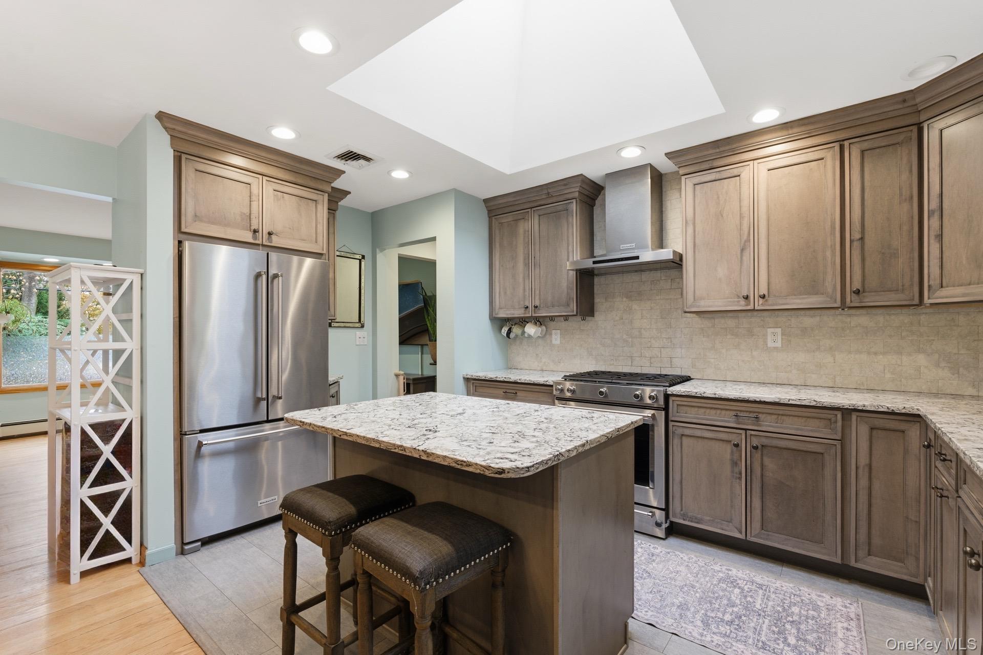 #8 photo, 34 Weston Street, Huntington Station , NY 11746