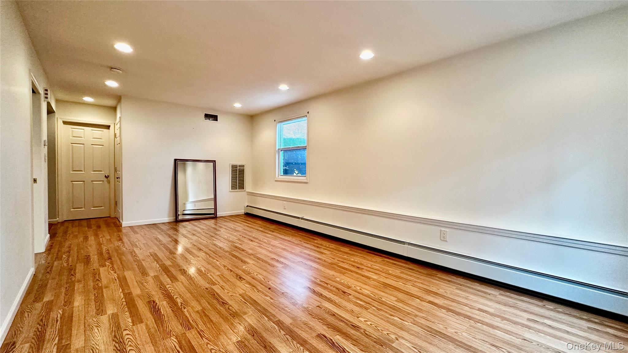 #4 photo, 2 Alex Lane, Glen Cove , NY 11542