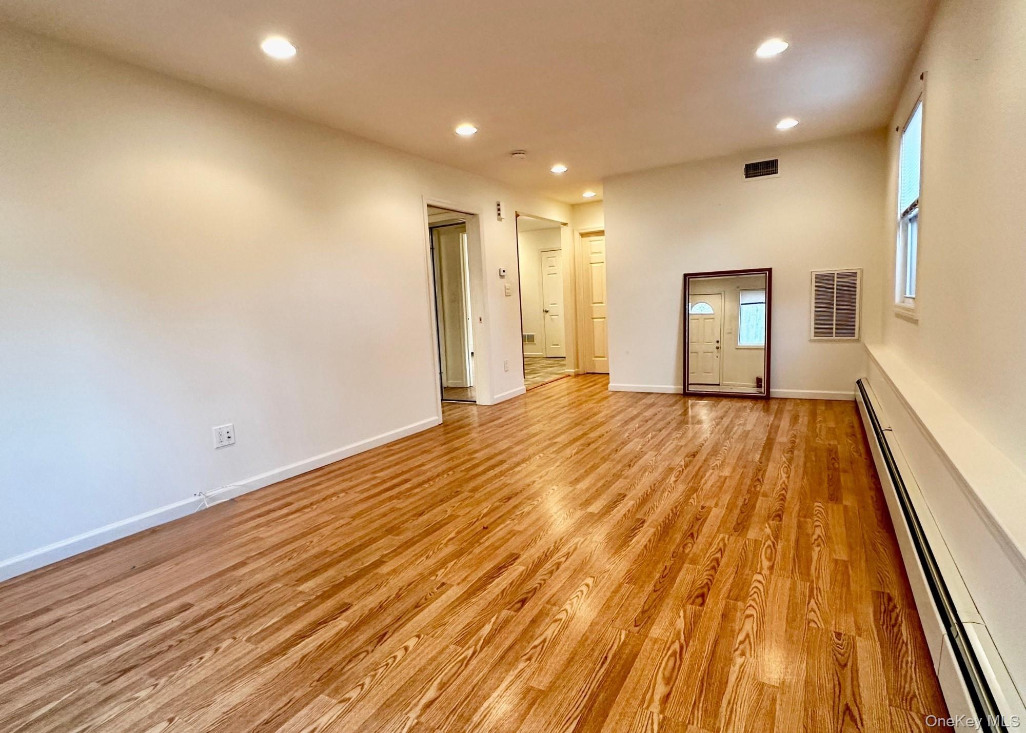 #5 photo, 2 Alex Lane, Glen Cove , NY 11542