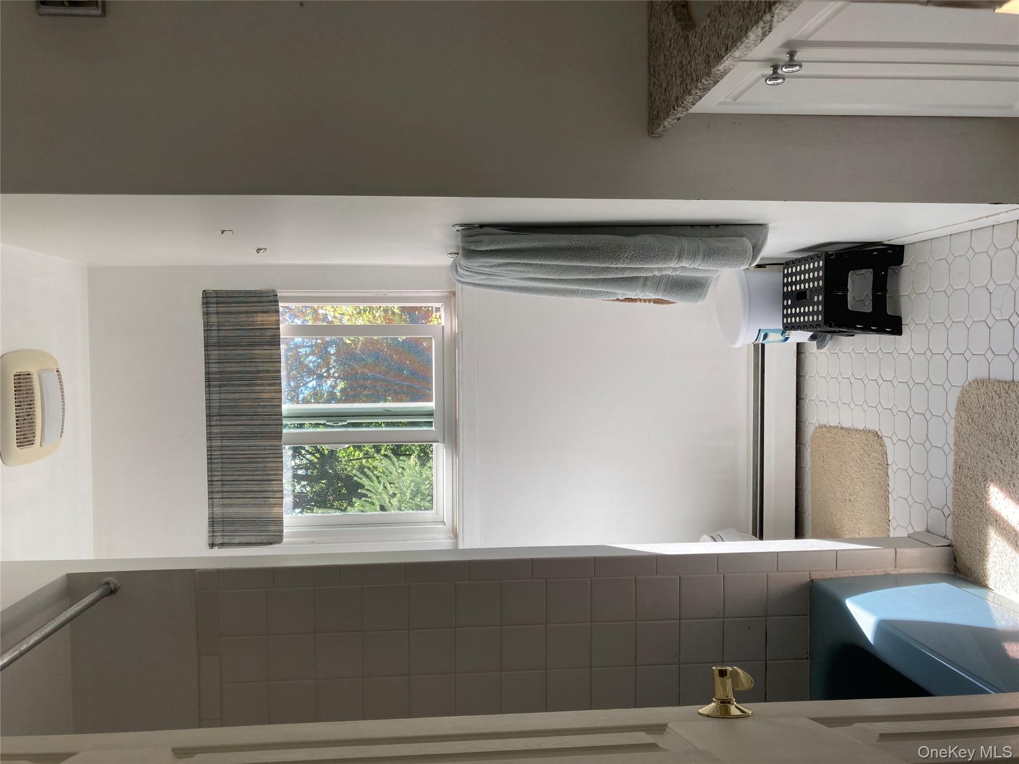 #14 photo, 5 Carry Court, South Setauket , NY 11720