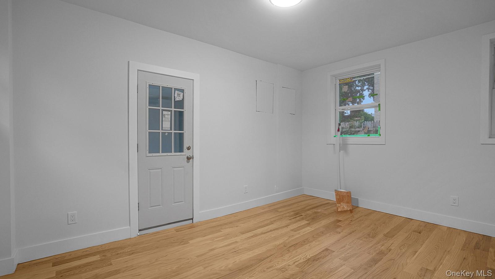 #16 photo, 679 E 221st Street, Bronx , NY 10467