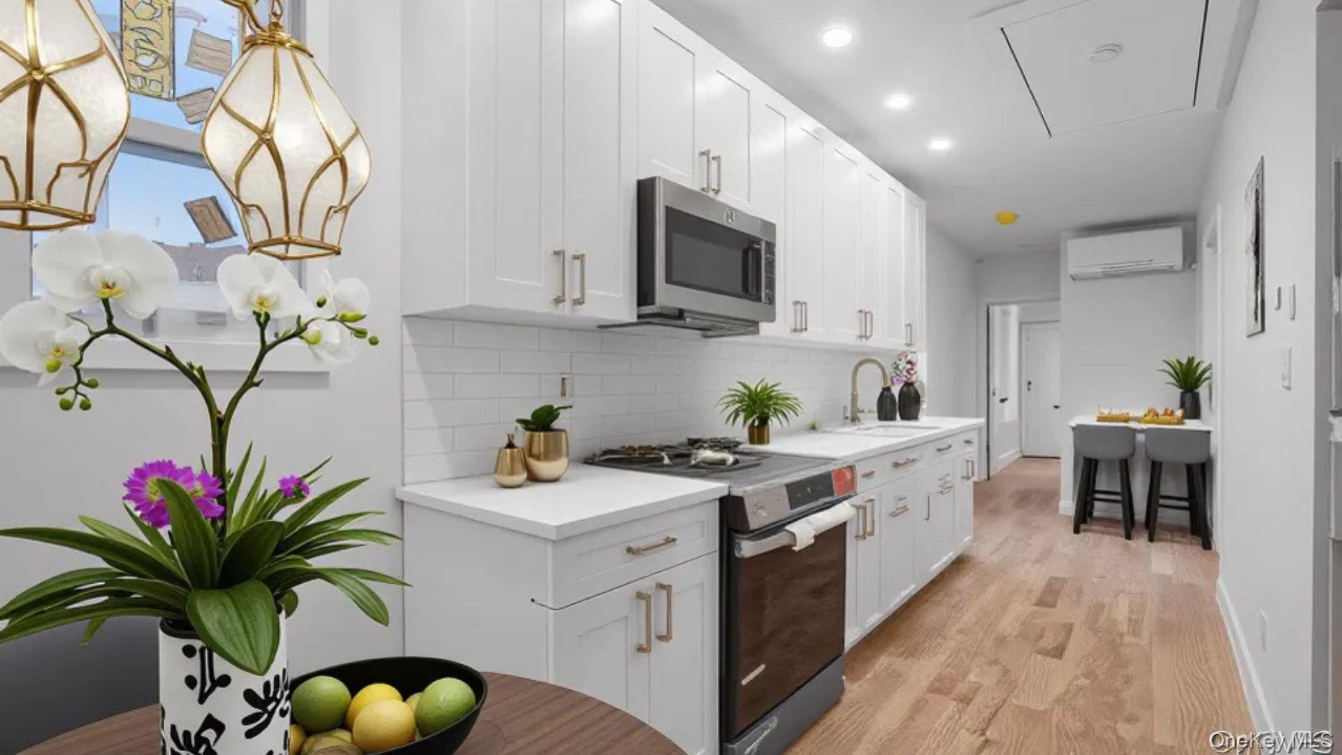 #3 photo, 679 E 221st Street, Bronx , NY 10467