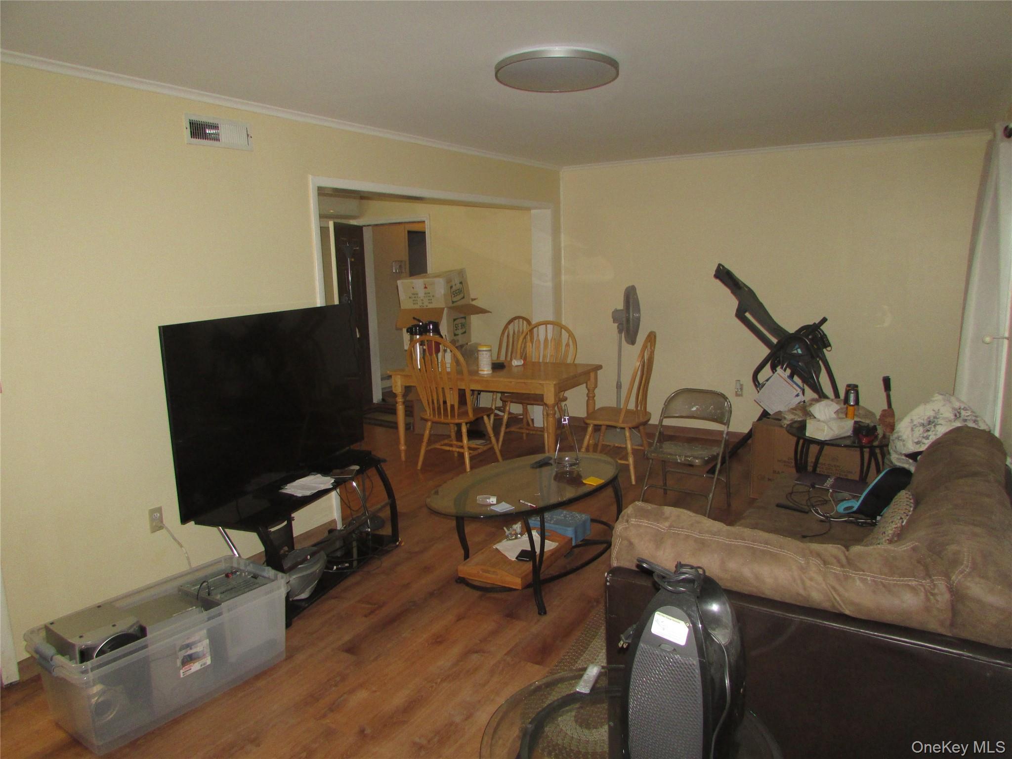 #4 photo, 32 Hurlihe, Poughkeepsie , NY 12601