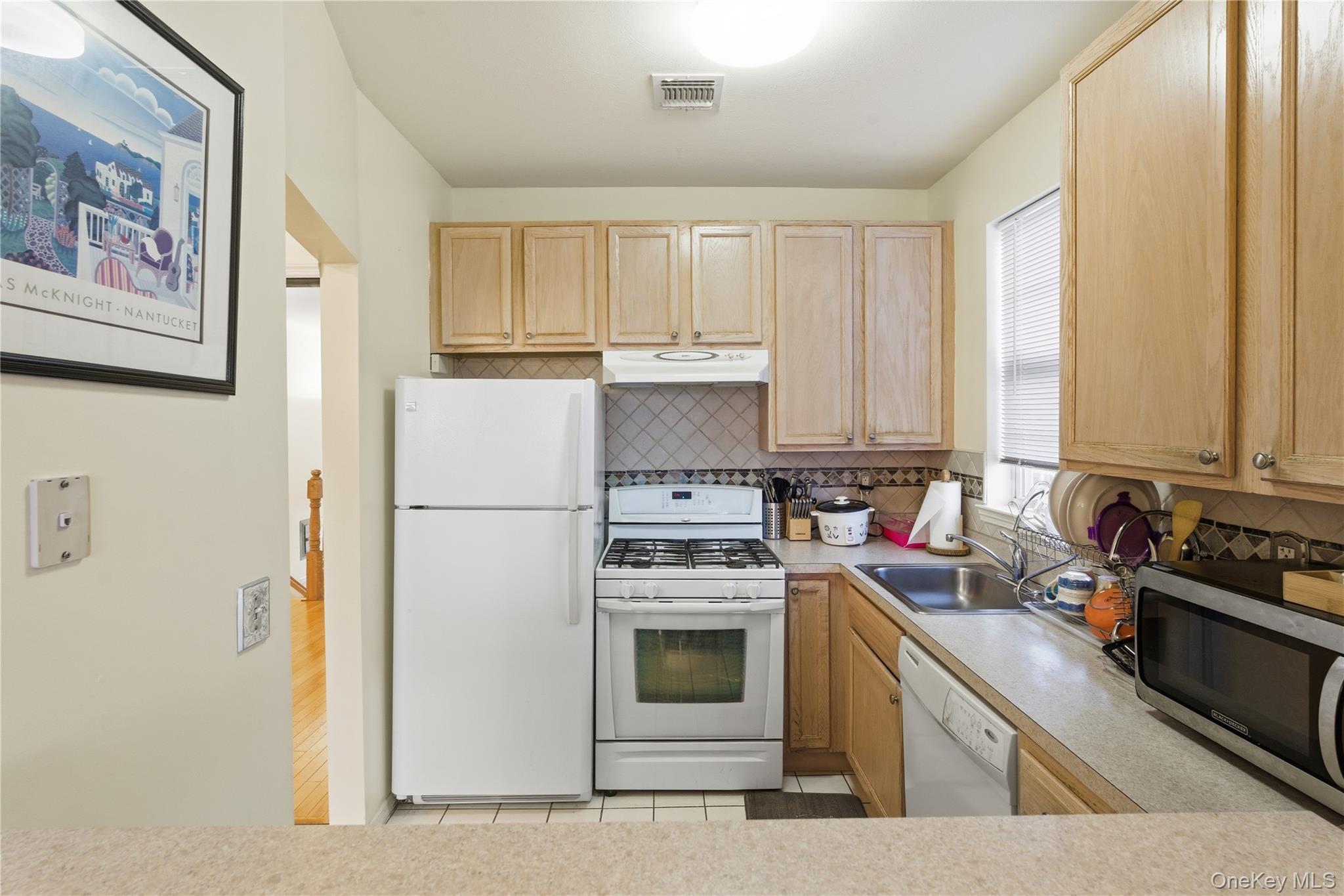 #18 photo, 163 Surf Drive, Bronx , NY 10473