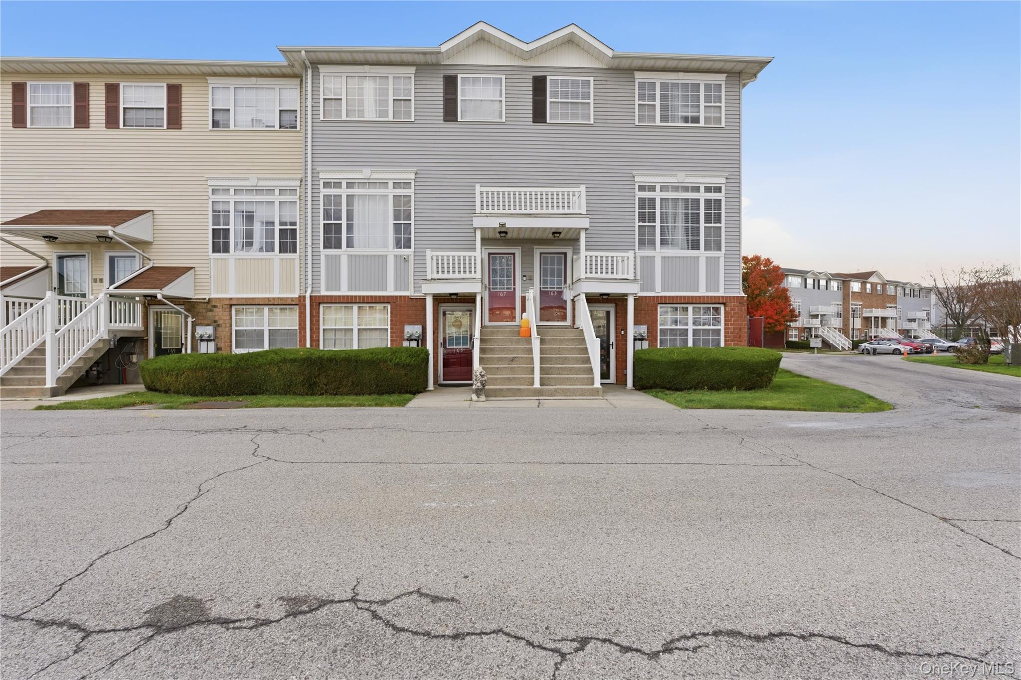 #4 photo, 163 Surf Drive, Bronx , NY 10473