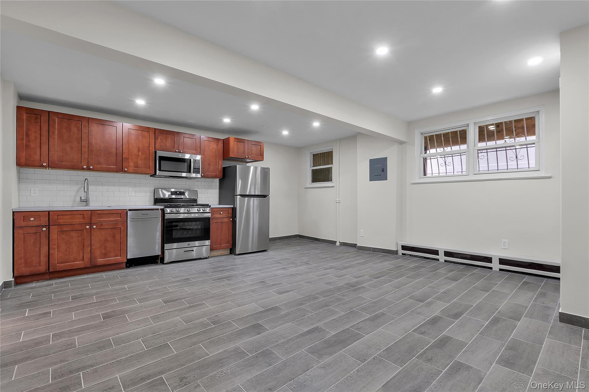 #18 photo, 2709 Tenbroeck Avenue, Bronx , NY 10469