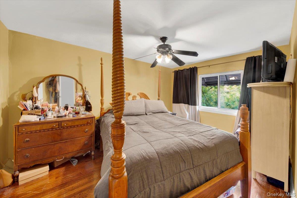 #15 photo, 3302 Colden Avenue, Bronx , NY 10469