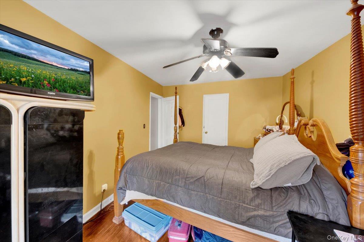 #16 photo, 3302 Colden Avenue, Bronx , NY 10469