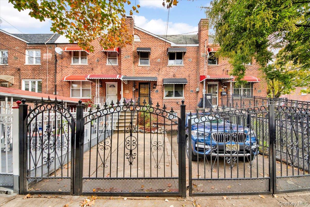 #2 photo, 3302 Colden Avenue, Bronx , NY 10469