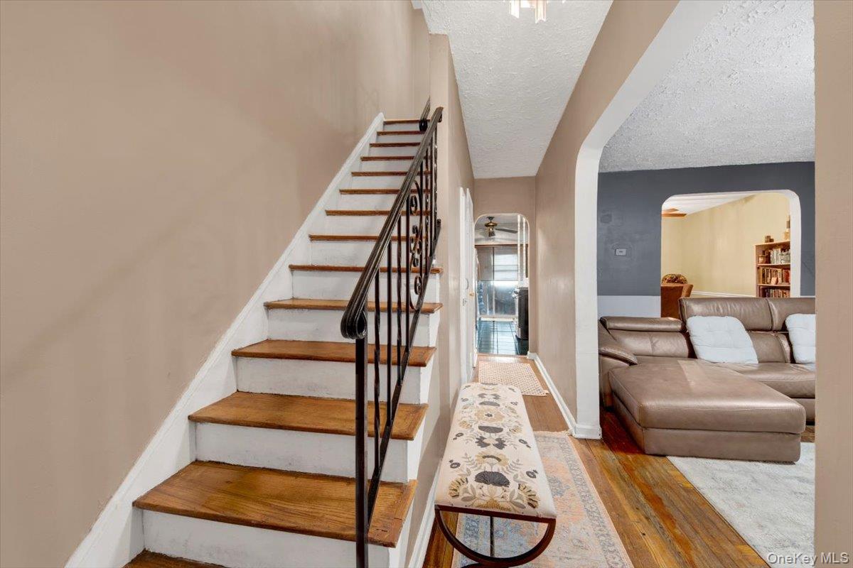 #3 photo, 3302 Colden Avenue, Bronx , NY 10469