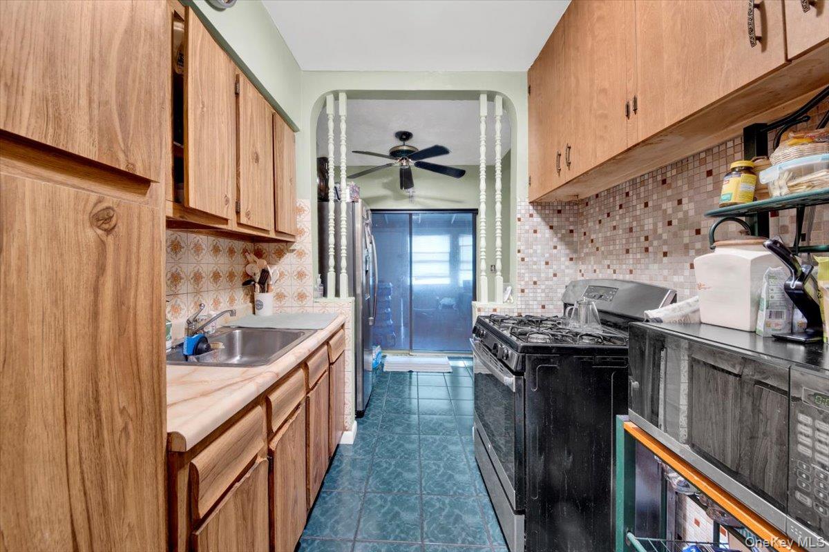 #9 photo, 3302 Colden Avenue, Bronx , NY 10469