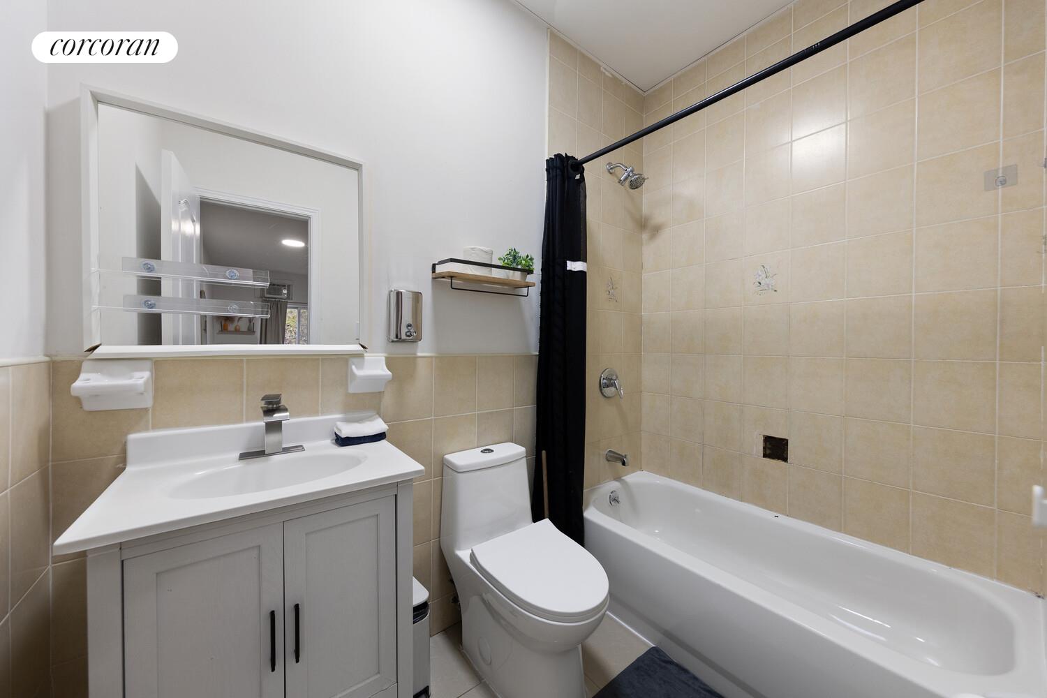 #4 photo, 647 MIDWOOD Street, Wingate , NY 11203