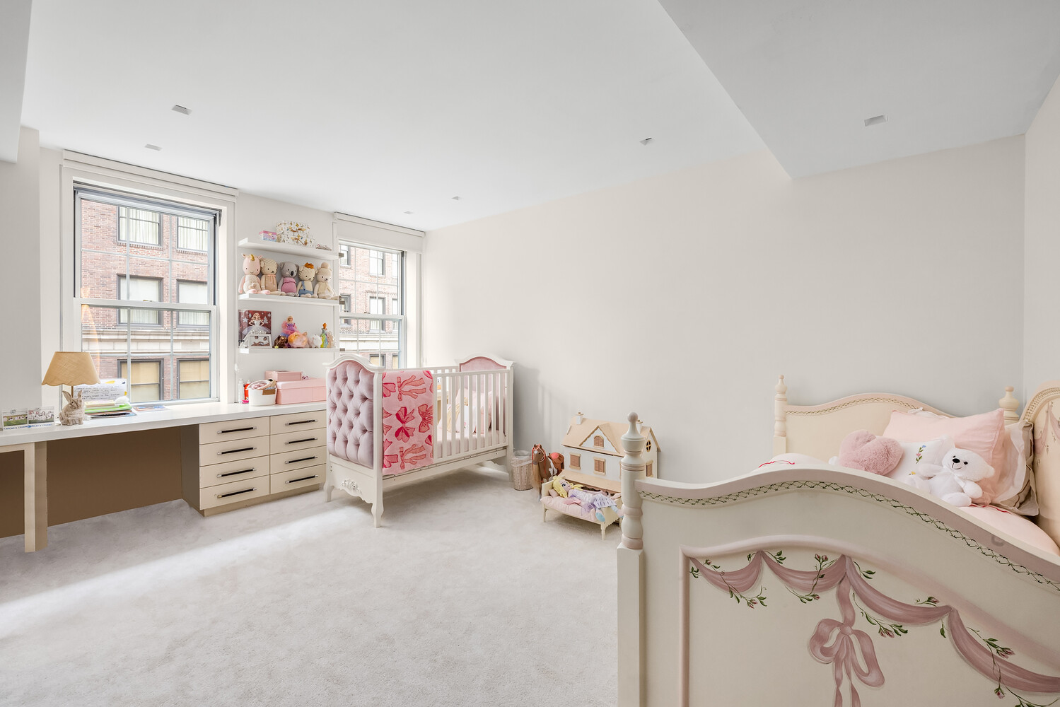 #17 photo, 28 E 70TH Street, Lenox Hill , NY 10021