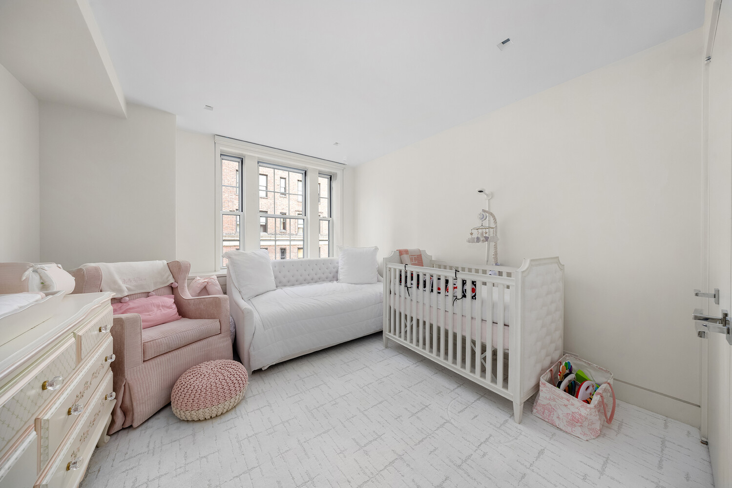 #19 photo, 28 E 70TH Street, Lenox Hill , NY 10021