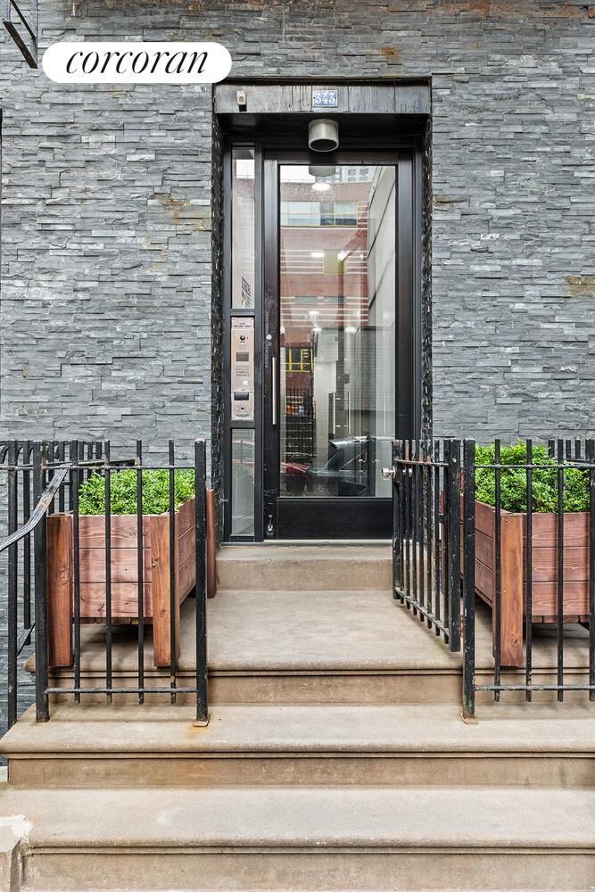 #7 photo, New York City, Yorkville , NY 10128