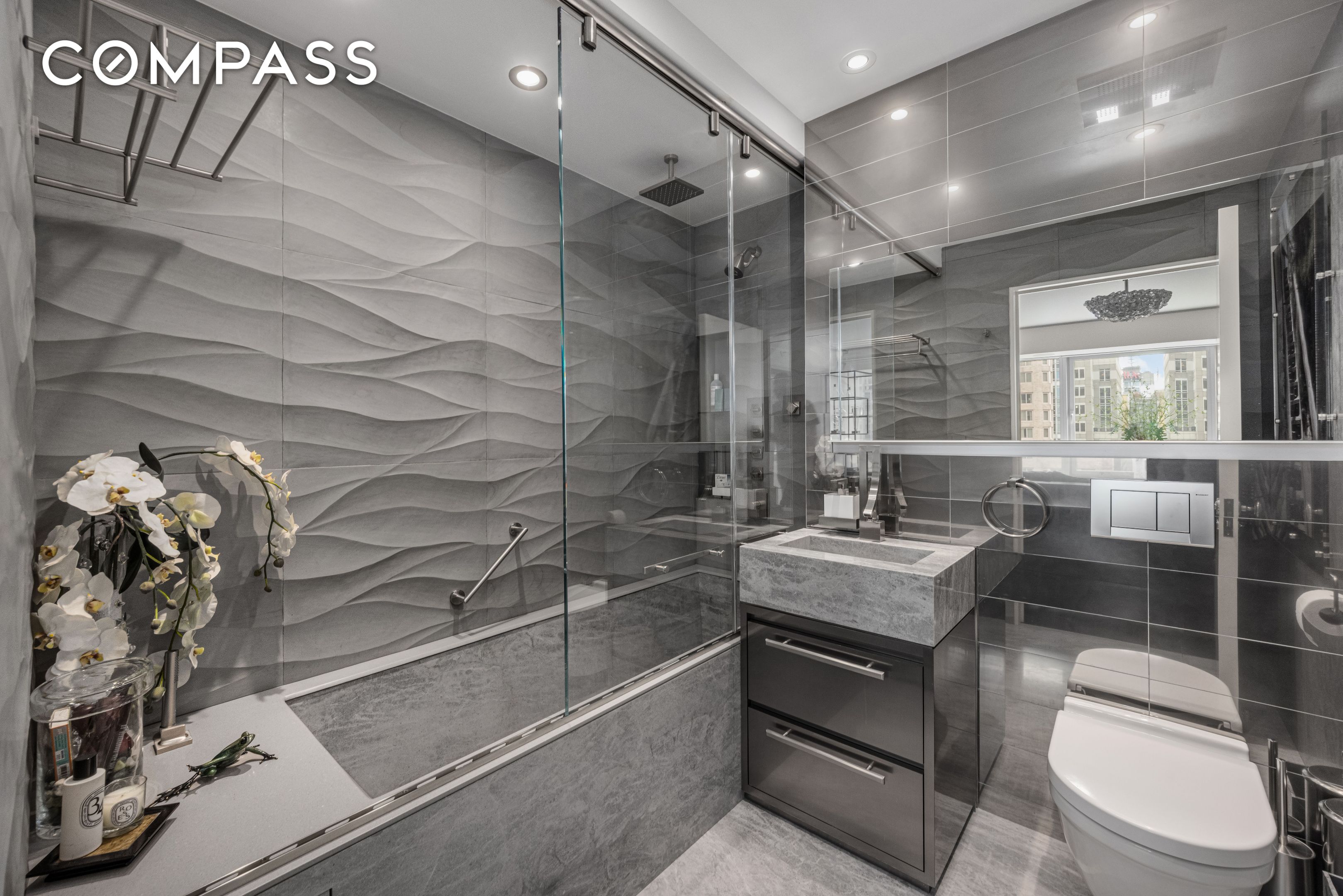 #16 photo, 150 W 56th Street, Theater District , NY 10019