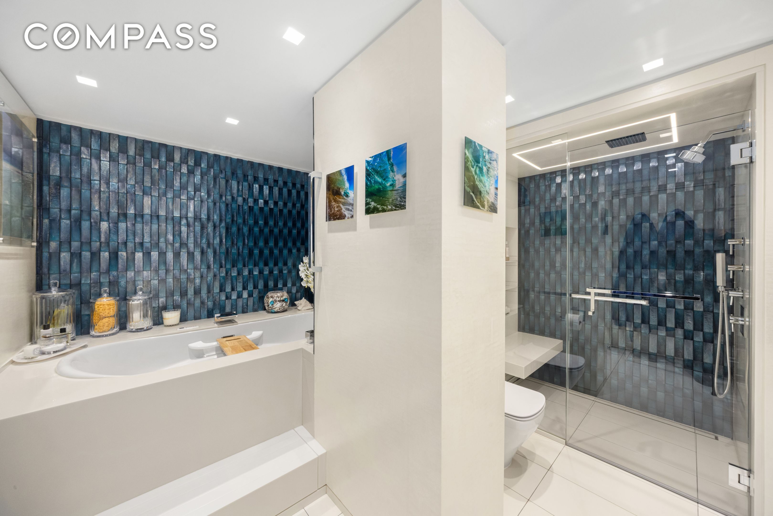 #19 photo, 150 W 56th Street, Theater District , NY 10019