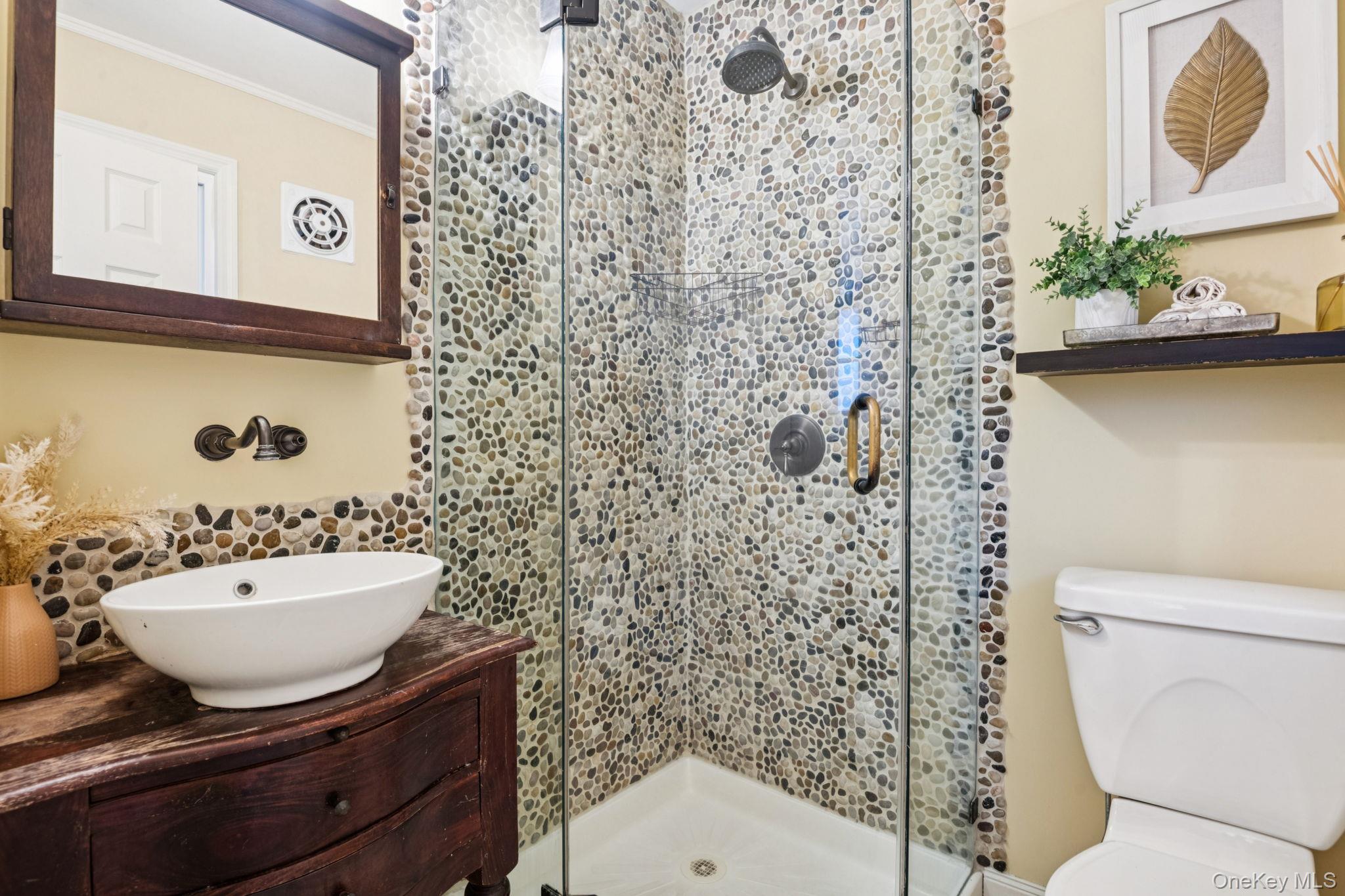 #19 photo, 8 Storyland Lane, East Setauket , NY 11733