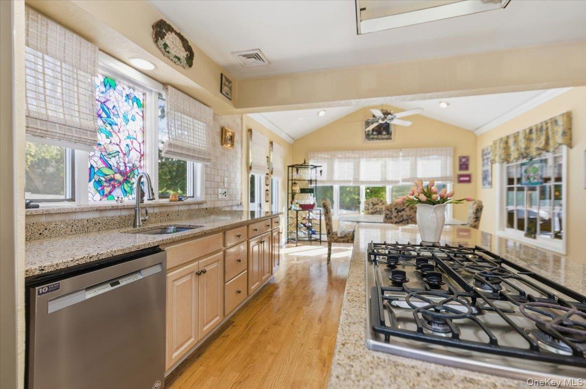 #12 photo, 8 Penn Drive, Dix Hills , NY 11746