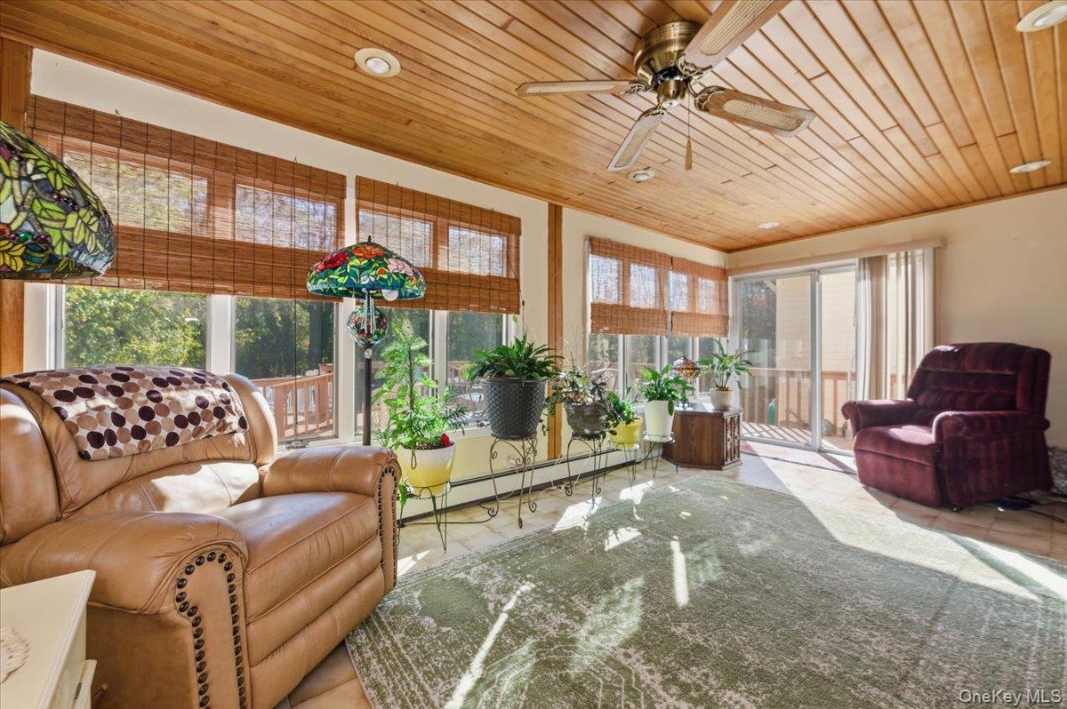 #16 photo, 8 Penn Drive, Dix Hills , NY 11746