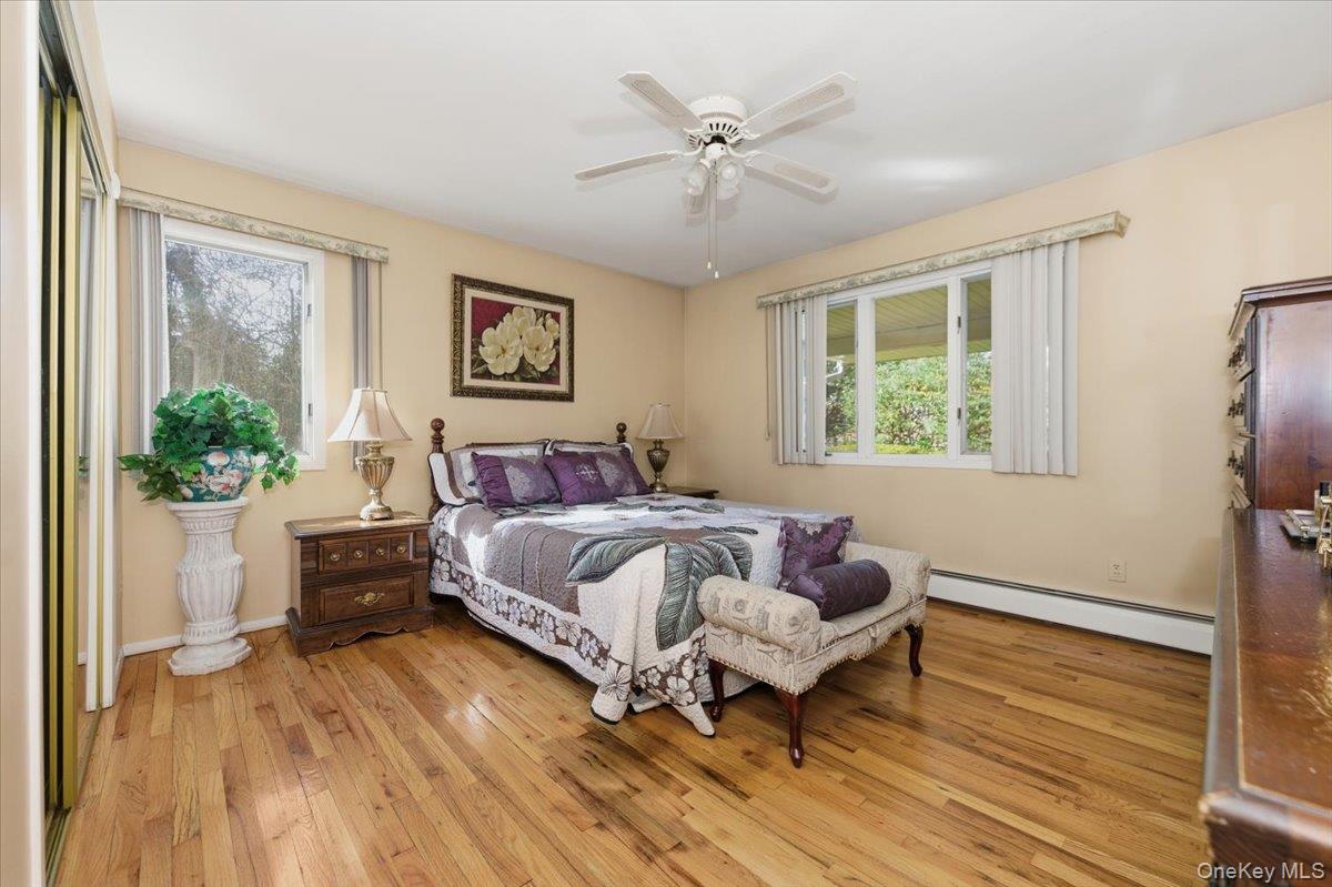 #19 photo, 8 Penn Drive, Dix Hills , NY 11746