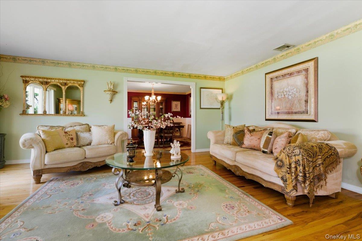 #7 photo, 8 Penn Drive, Dix Hills , NY 11746