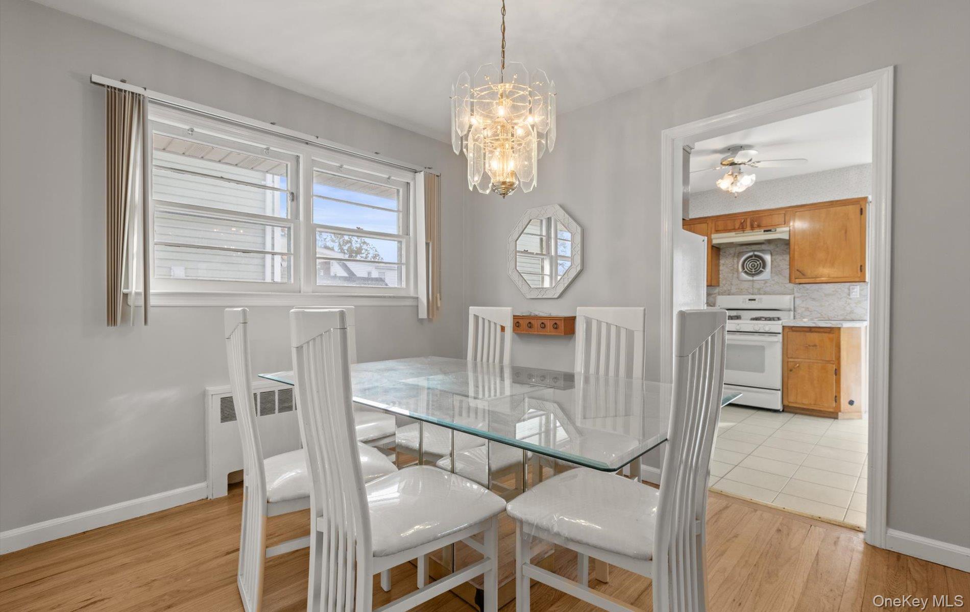 #13 photo, 124 Kilburn Road, Garden City South , NY 11530