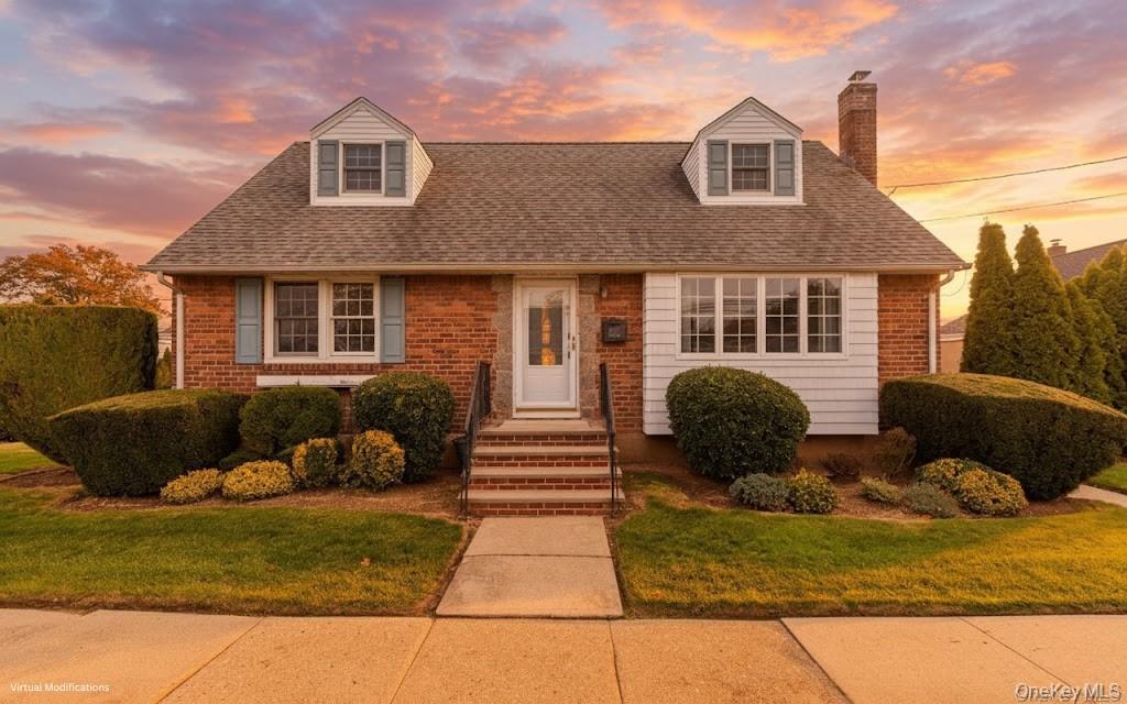 #2 photo, 124 Kilburn Road, Garden City South , NY 11530