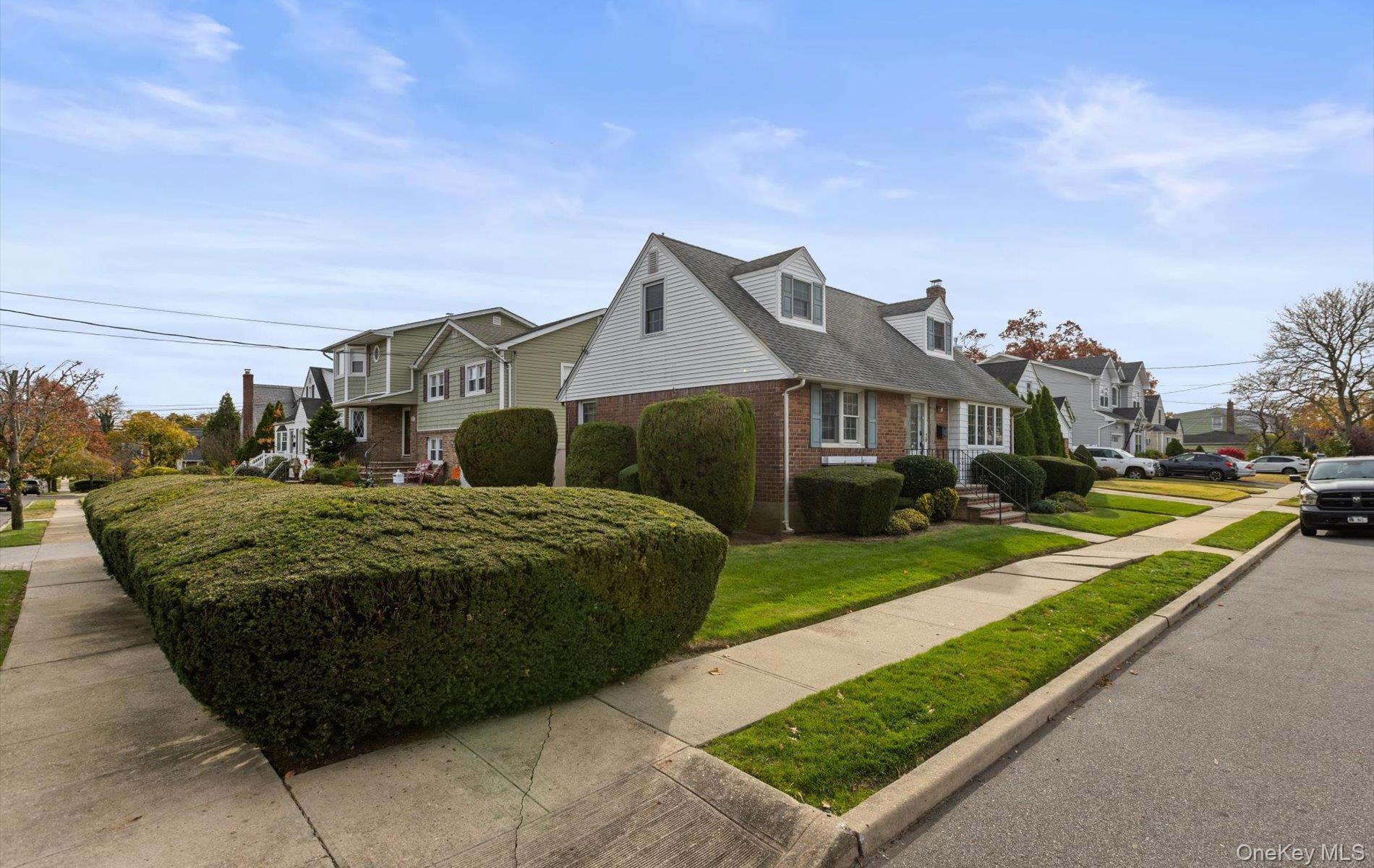 #5 photo, 124 Kilburn Road, Garden City South , NY 11530