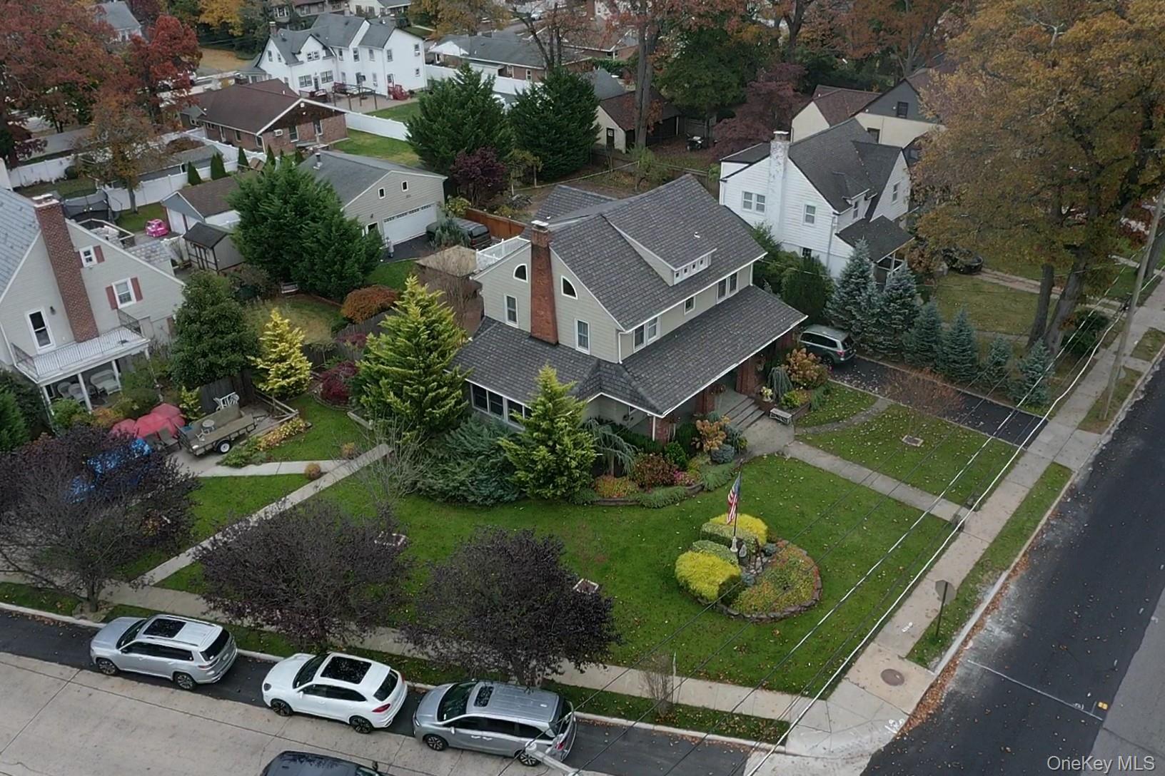 #13 photo, 725 Scranton Avenue, East Rockaway , NY 11518