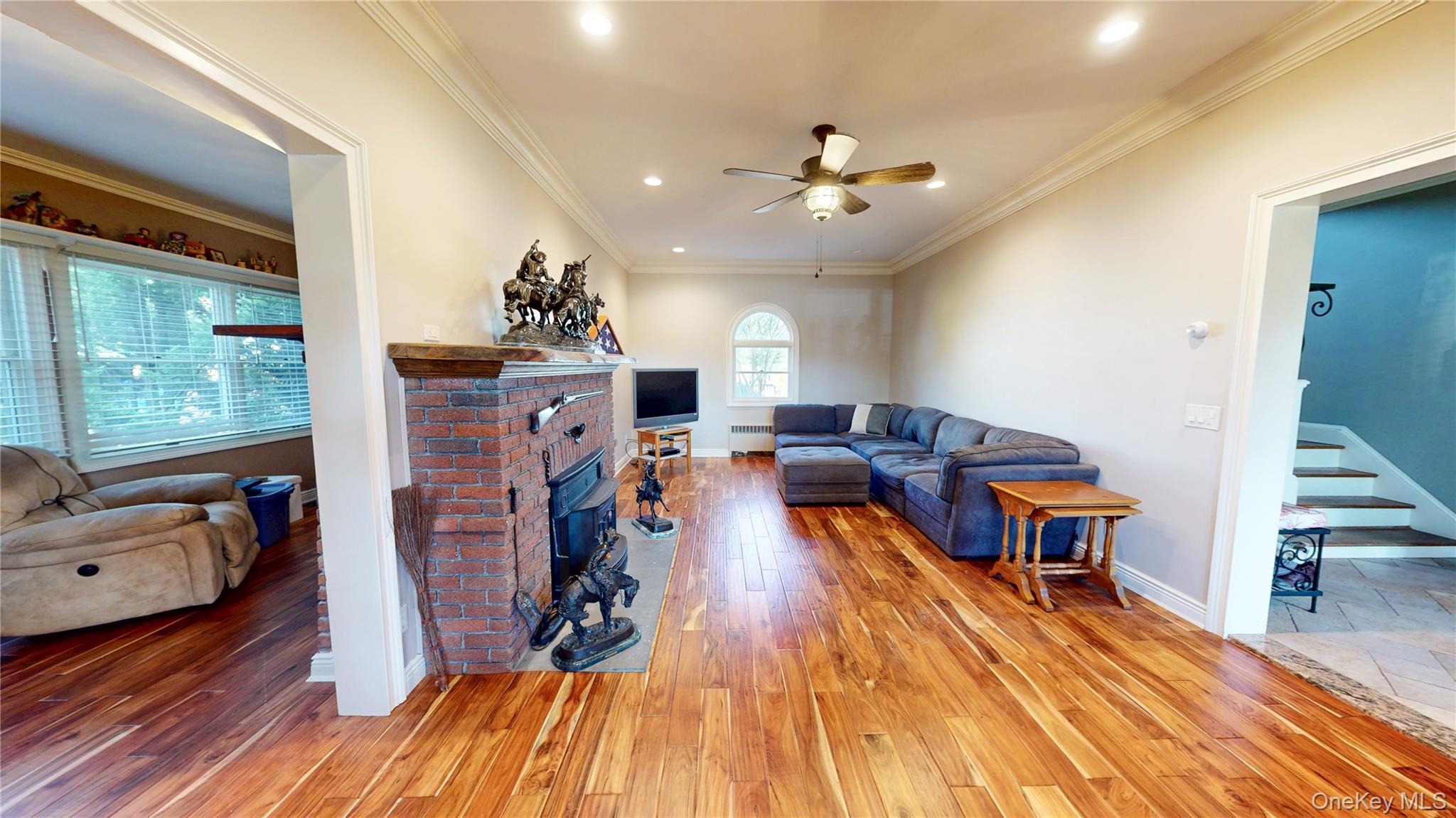 #20 photo, 725 Scranton Avenue, East Rockaway , NY 11518