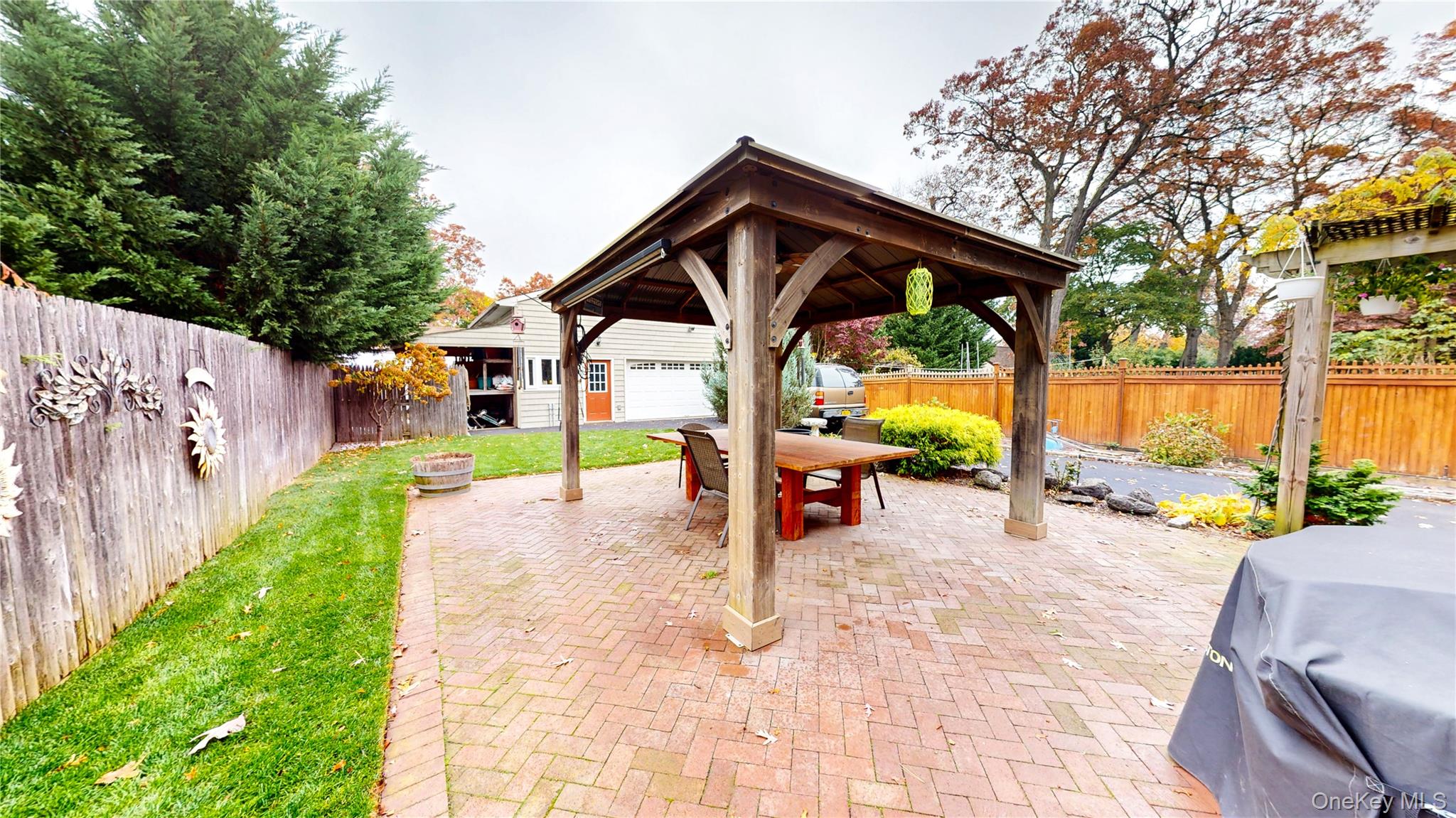 #8 photo, 725 Scranton Avenue, East Rockaway , NY 11518