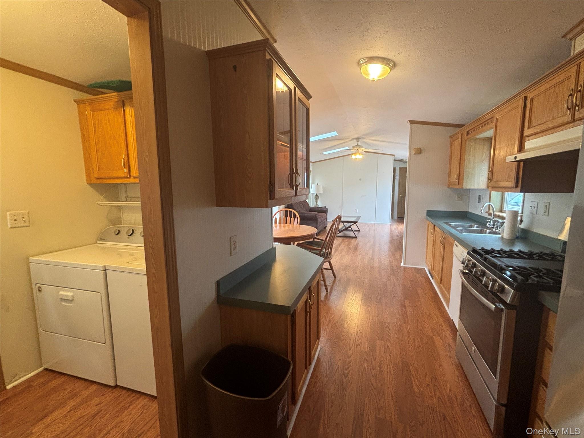 #12 photo, 1661 Old Country Road, Riverhead , NY 11901