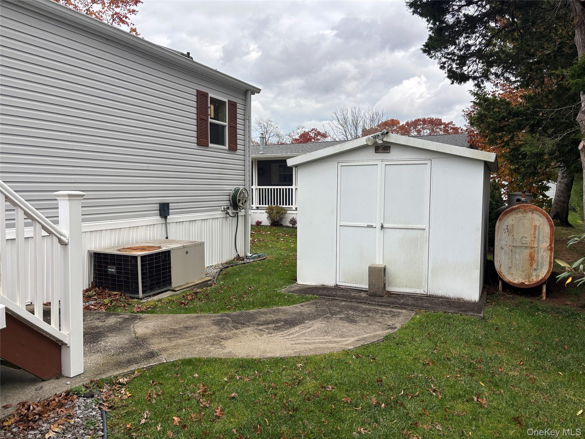 #14 photo, 1661 Old Country Road, Riverhead , NY 11901