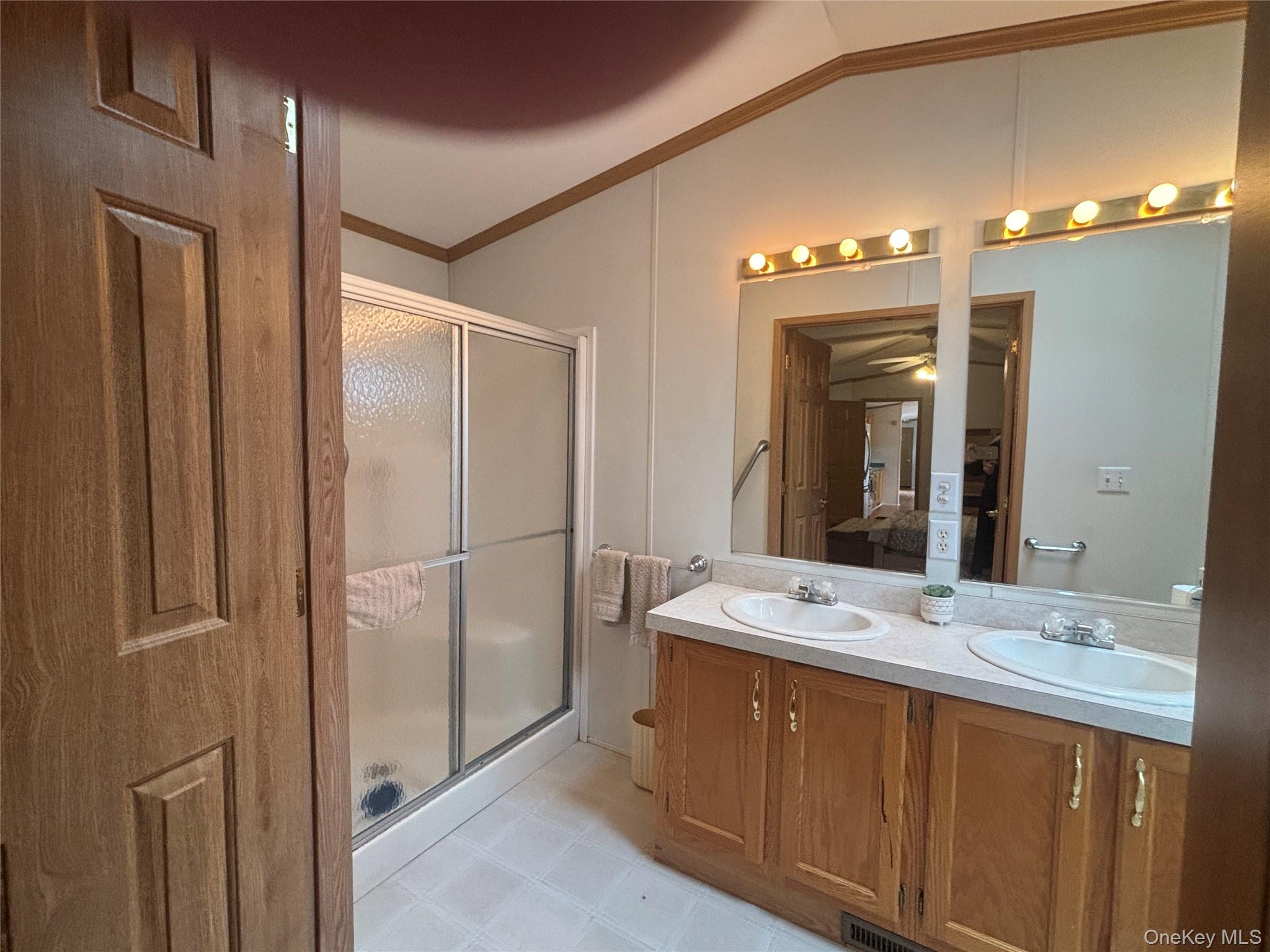 #17 photo, 1661 Old Country Road, Riverhead , NY 11901