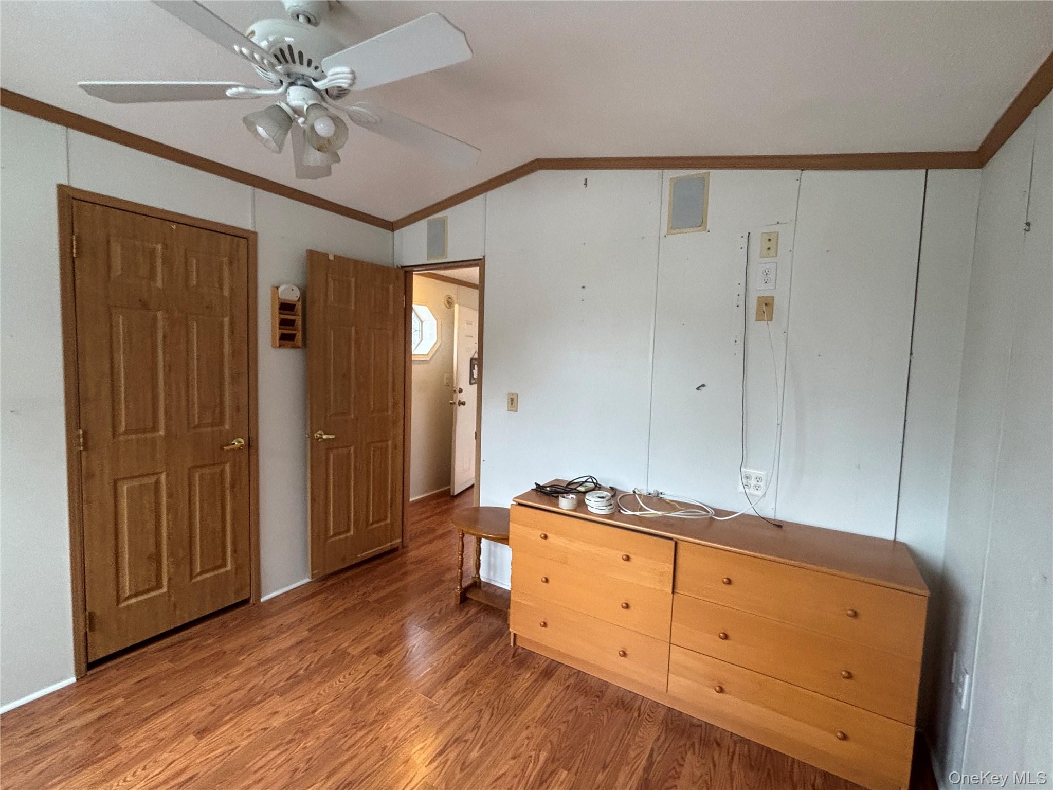 #20 photo, 1661 Old Country Road, Riverhead , NY 11901