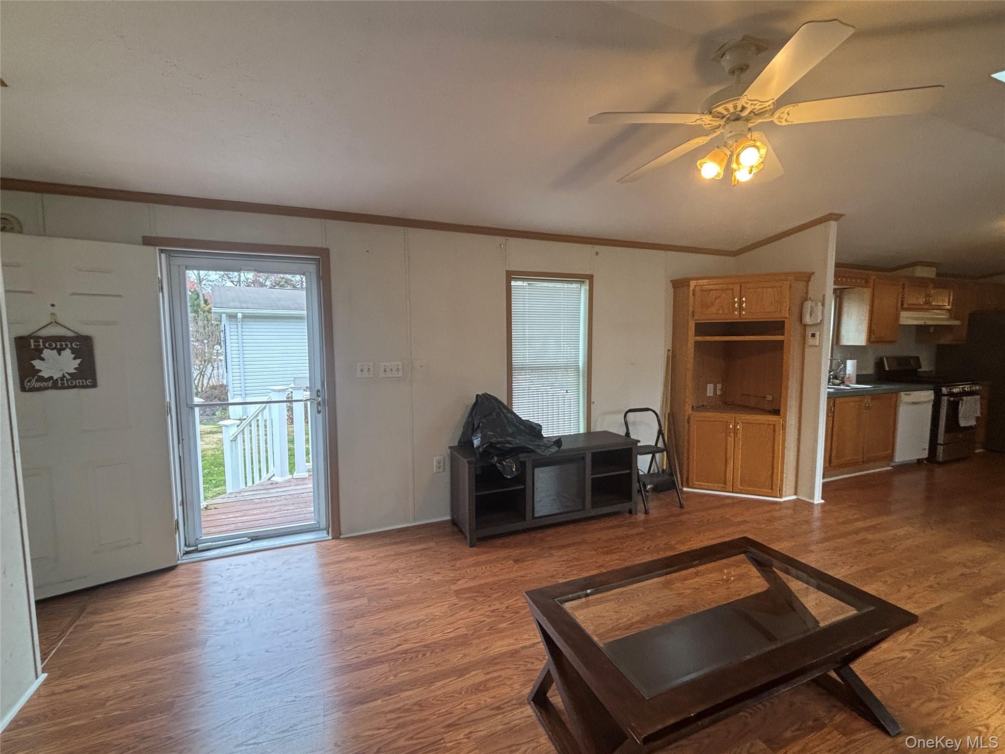 #5 photo, 1661 Old Country Road, Riverhead , NY 11901