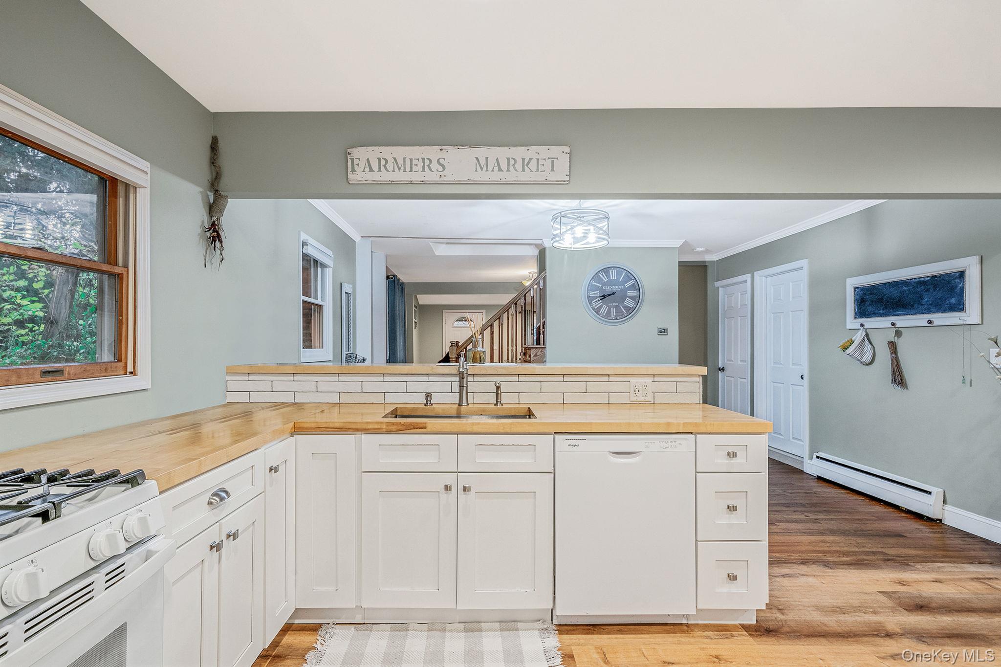 #13 photo, 291 Terry Road, Smithtown , NY 11787