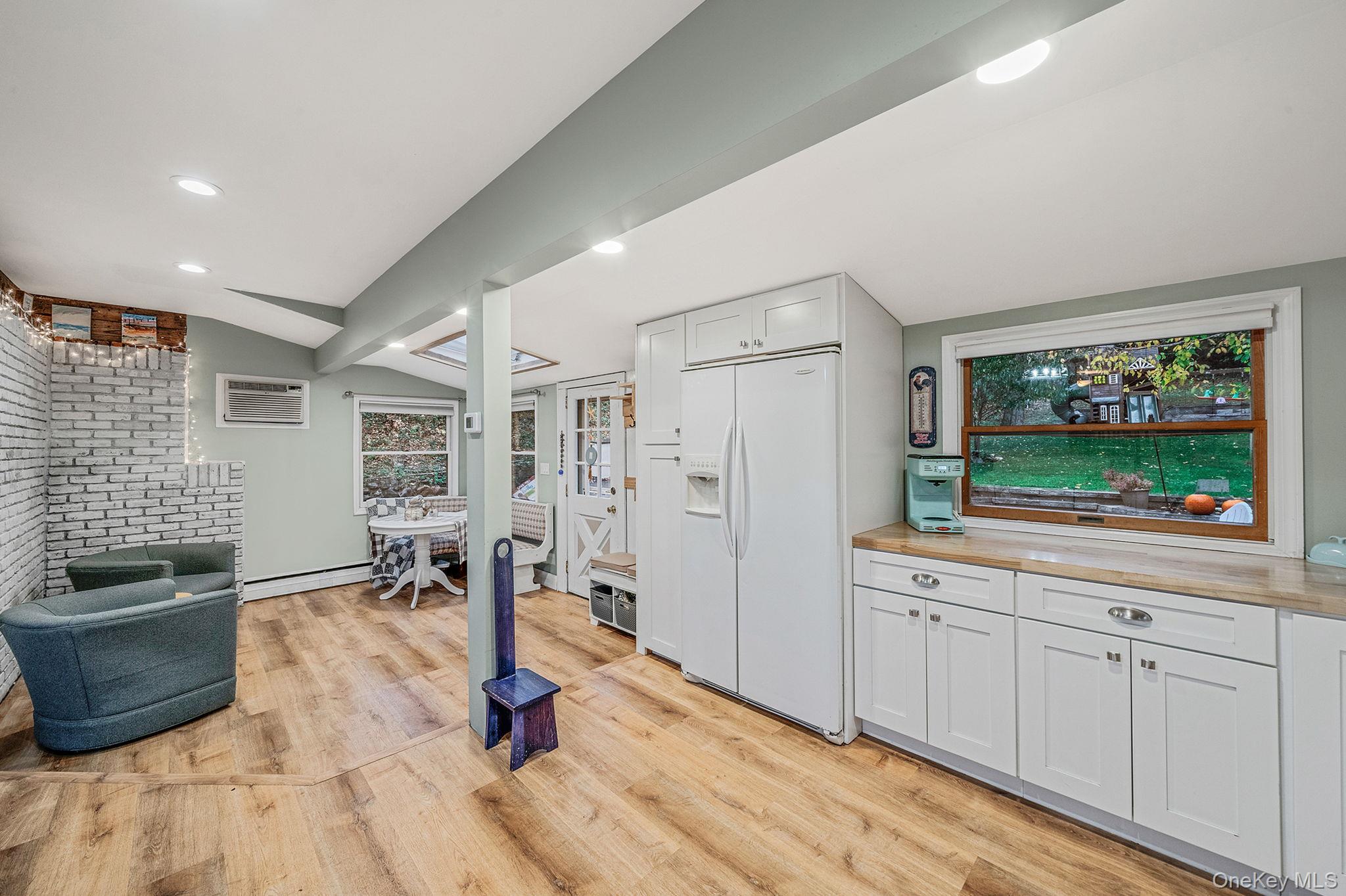 #14 photo, 291 Terry Road, Smithtown , NY 11787