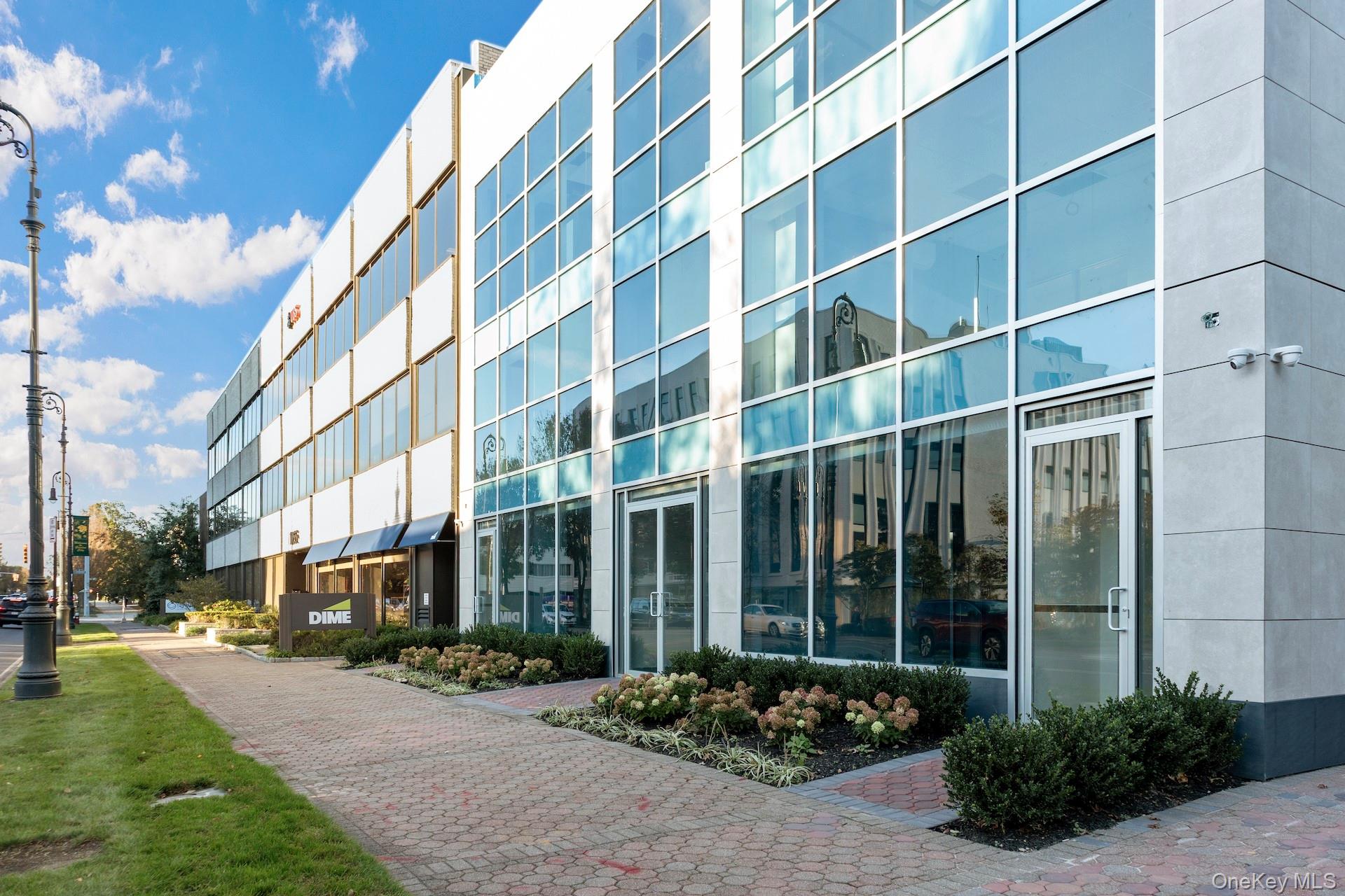 #3 photo, 1051 Franklin Avenue, Garden City , NY 11530