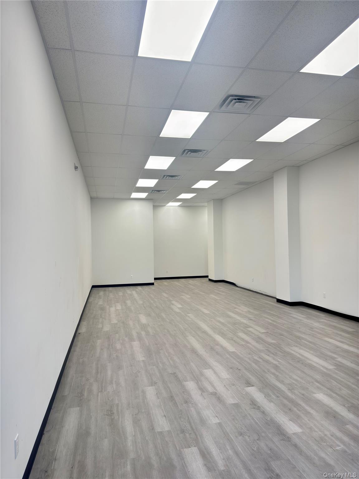 #4 photo, 283 Clinton Street, Hempstead , NY 11550