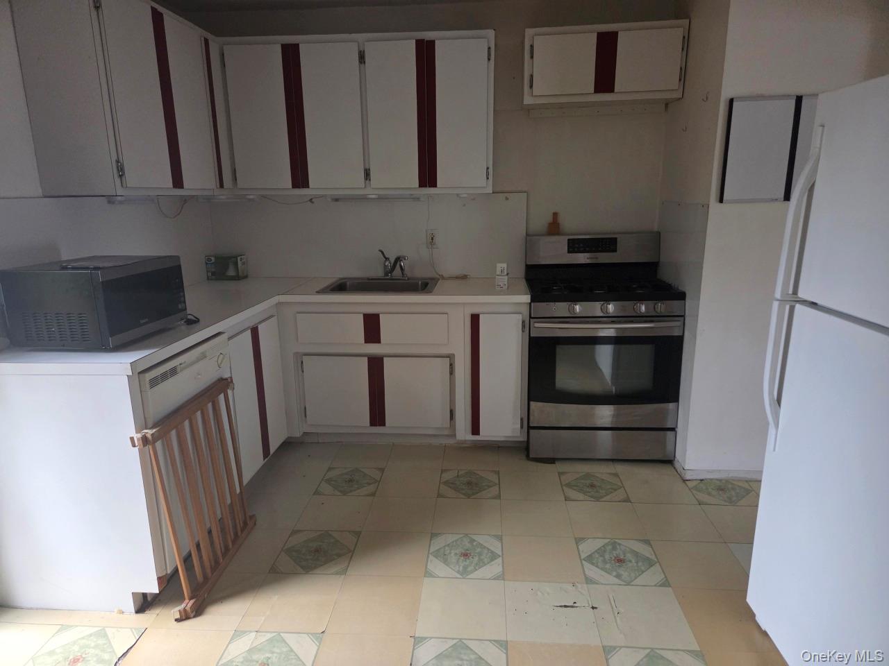 #2 photo, 27 Grouse Drive, Brentwood , NY 11717