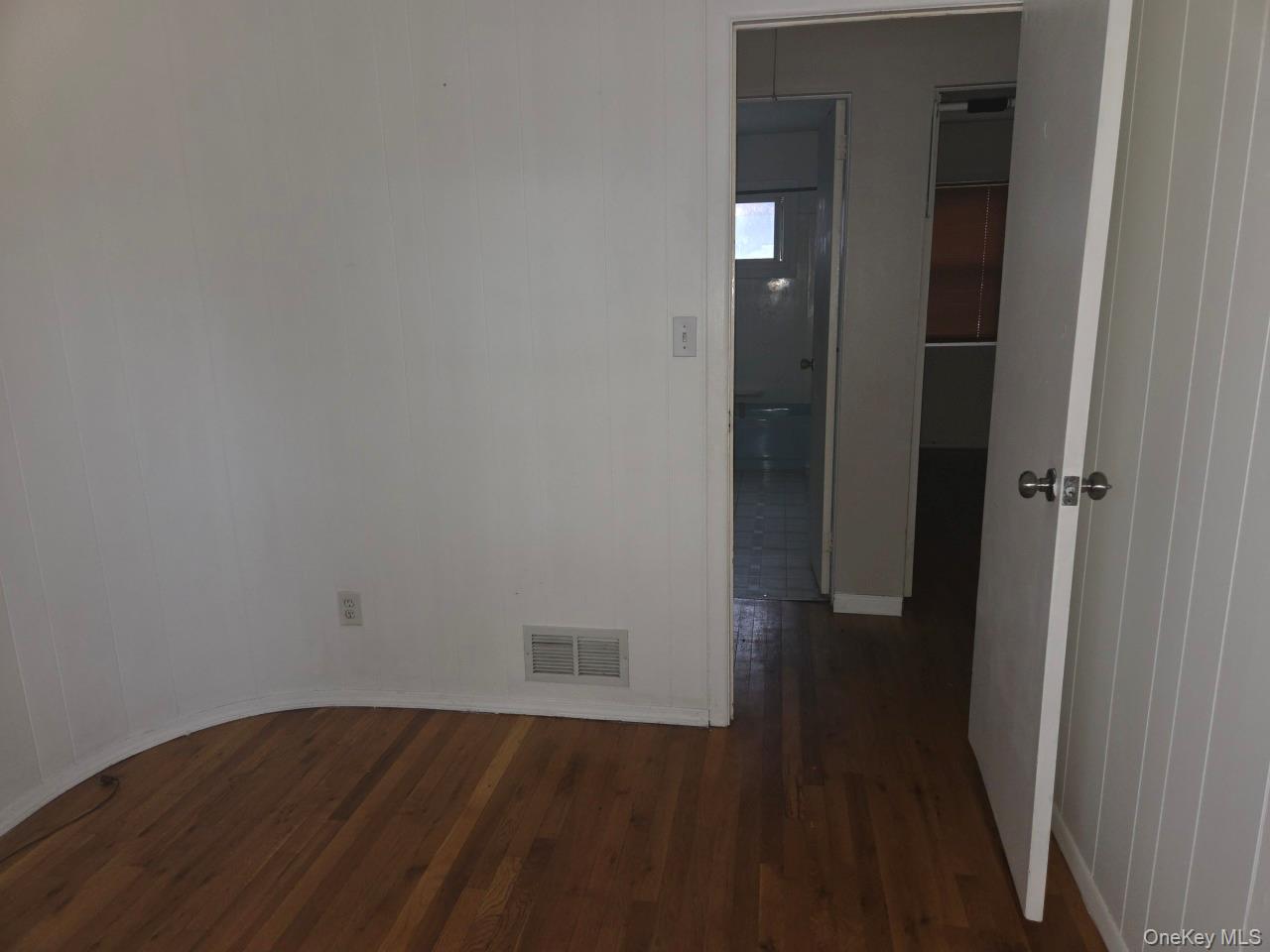 #5 photo, 27 Grouse Drive, Brentwood , NY 11717