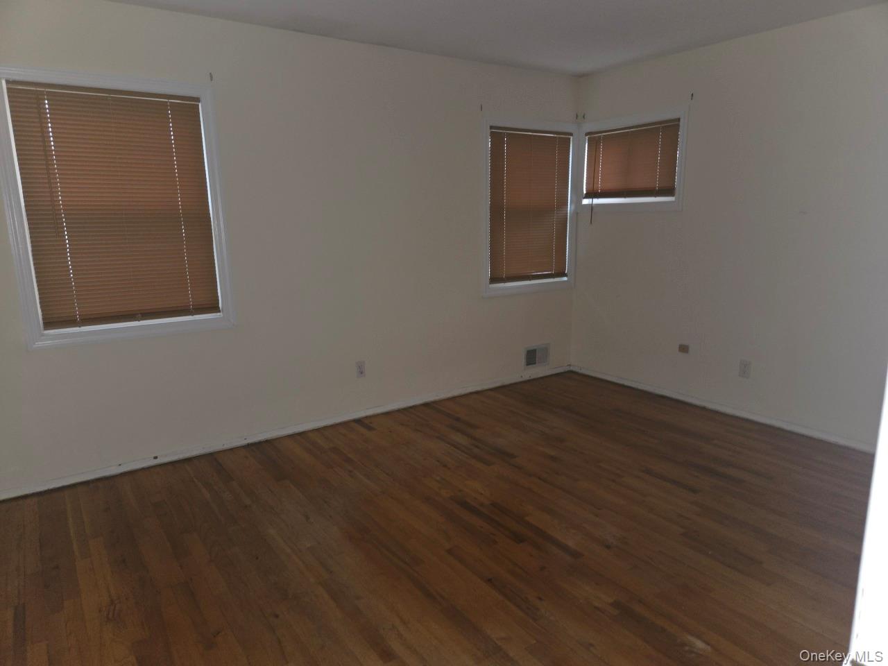 #6 photo, 27 Grouse Drive, Brentwood , NY 11717