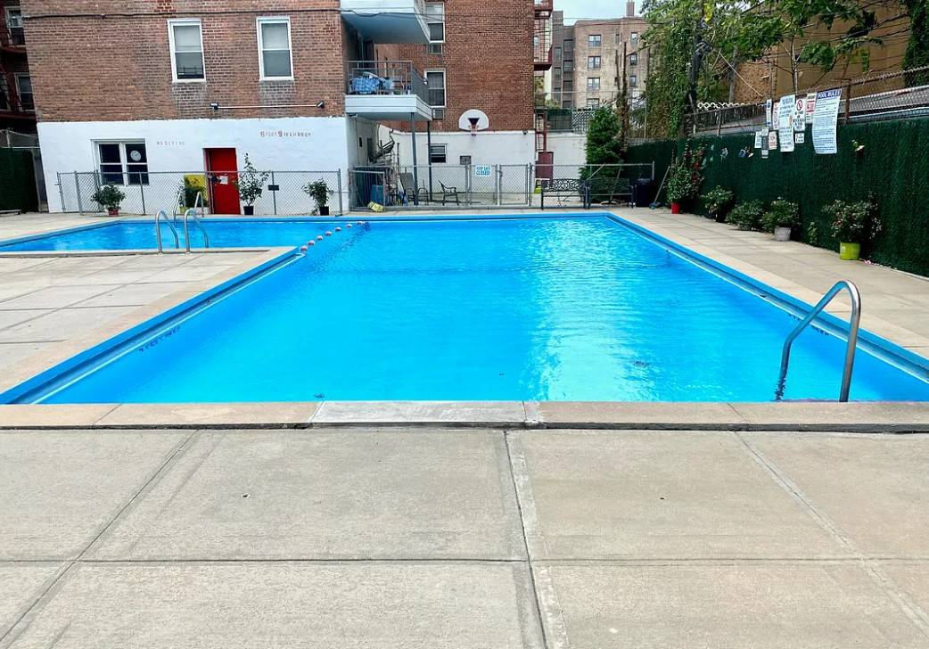 #11 photo, 1625 Emmons Ave , #4K, Sheesphead Bay , NY 11235